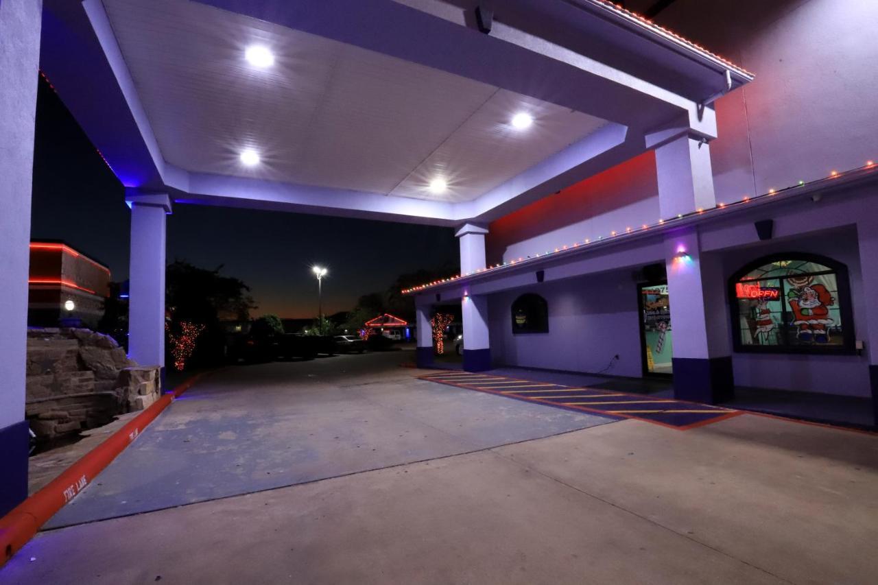 Scottish Inn And Suites Houston-Jones Road Louetta Eksteriør bilde